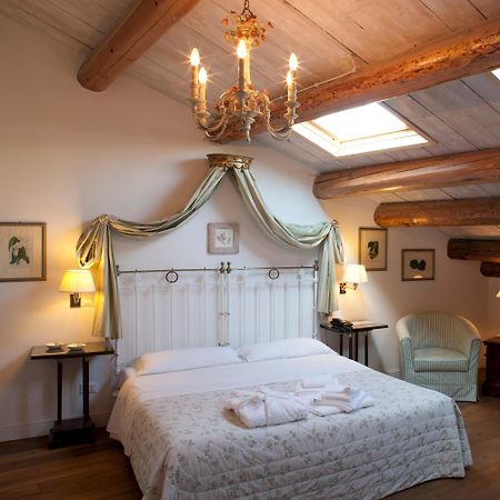 M Club De Luxe B&B Равена Екстериор снимка